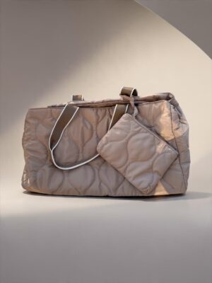 Quiltad weekendväska med clutch