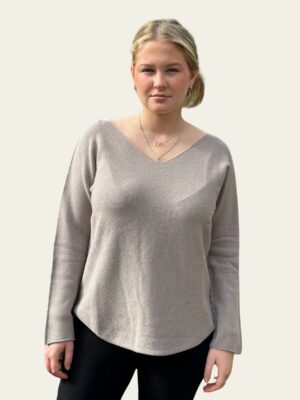 Tunnstickad V-ringad Tröja Stella Beige Dam