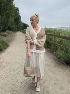 Blockmönstrad cardigan i beige