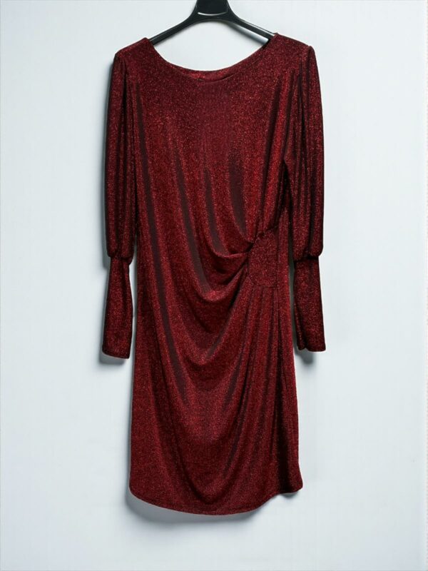 Klänning glittrig med drapering